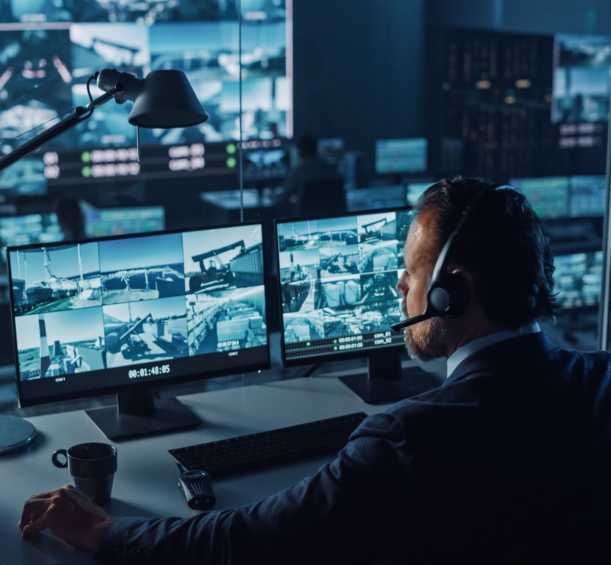 Monitorização e videovigilância em central de segurança